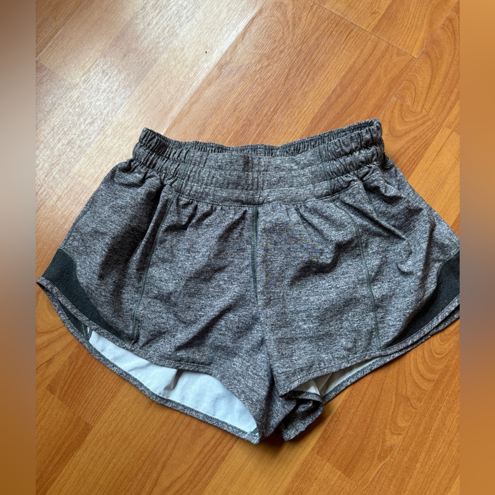 Lululemon Hotty hot short 2.5 in